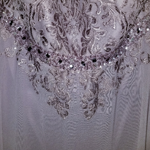 Dress - Picture 3 of 7